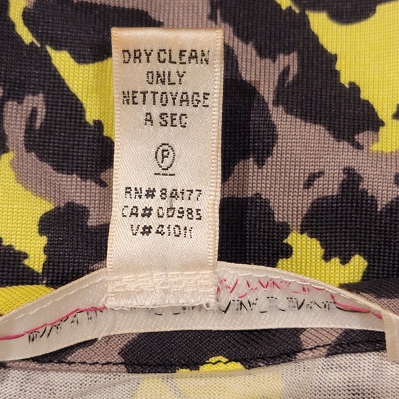 Diane Von Furstenberg Silk Dress Size 2 Grey Black Yellow Animal Print Vintage - Picture 9 of 9